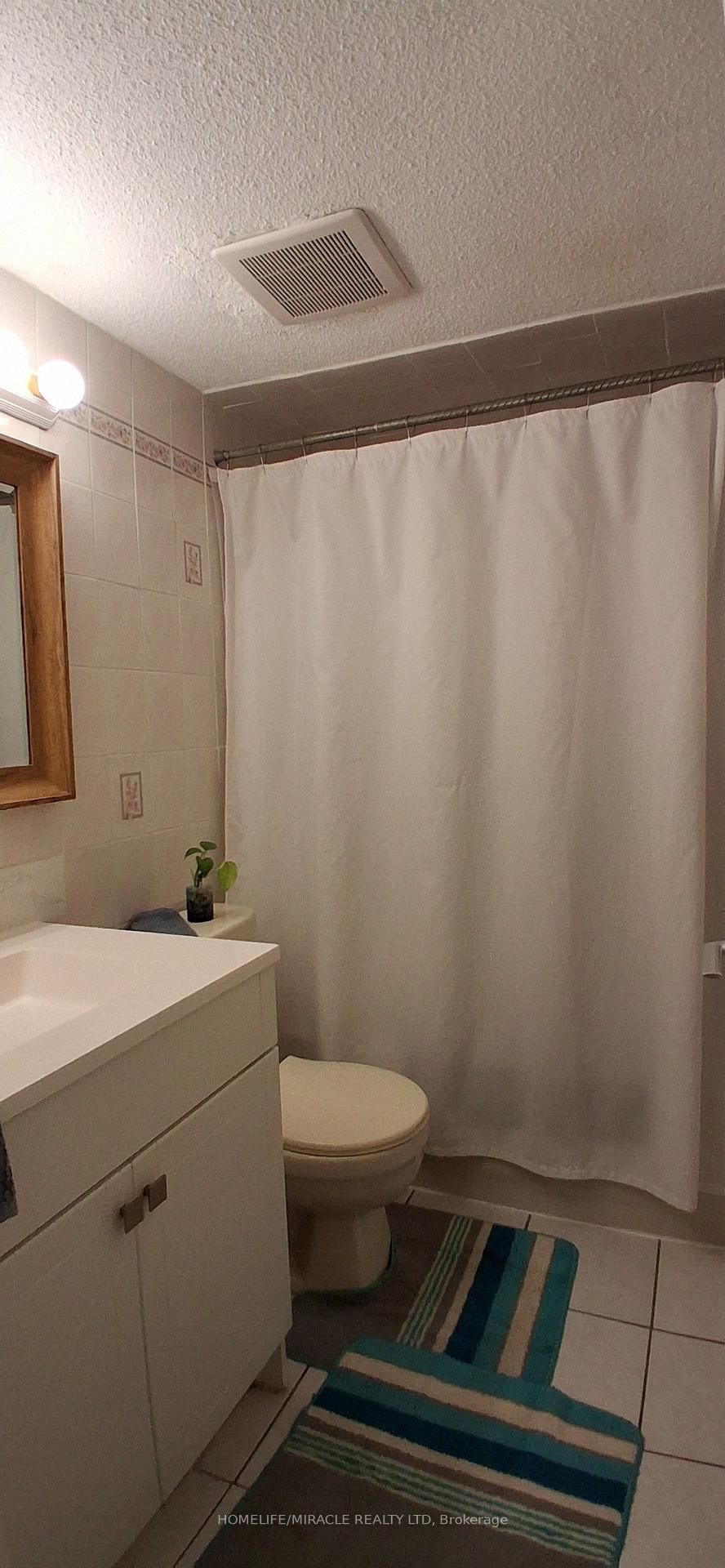 1 Massey Square • #1618 • Toronto, ON photo 25