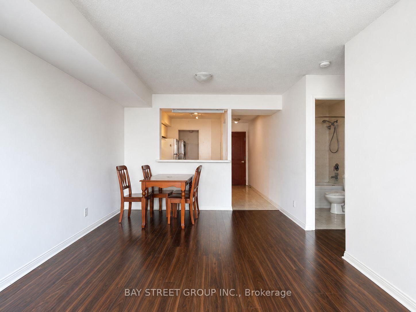 510 - 18 Lee Centre Drive, Toronto 3