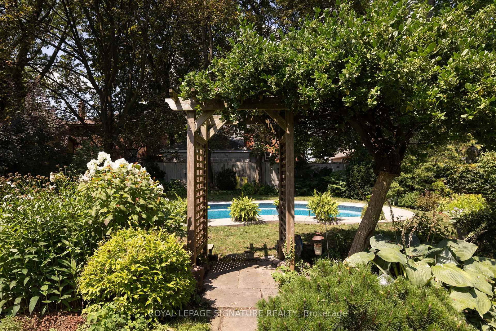 30 Kelsonia Avenue • Toronto, ON photo 28