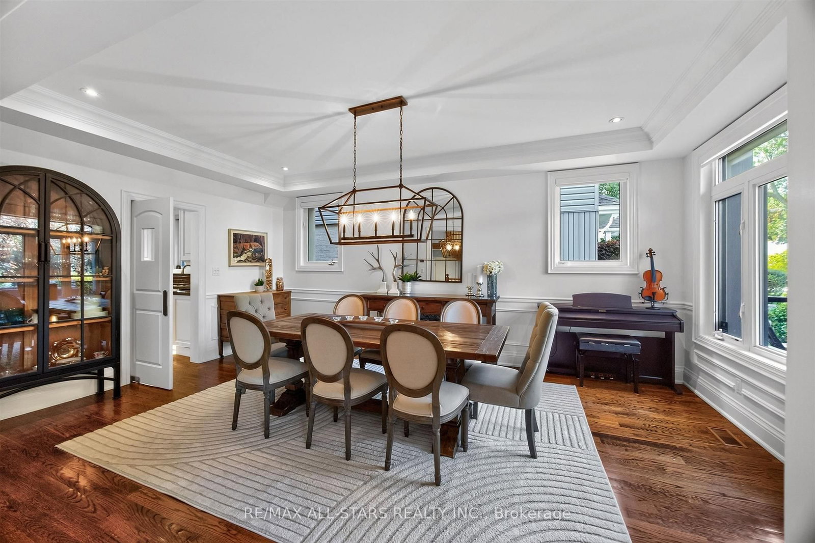 30 St Quentin Avenue • Toronto, ON photo 12