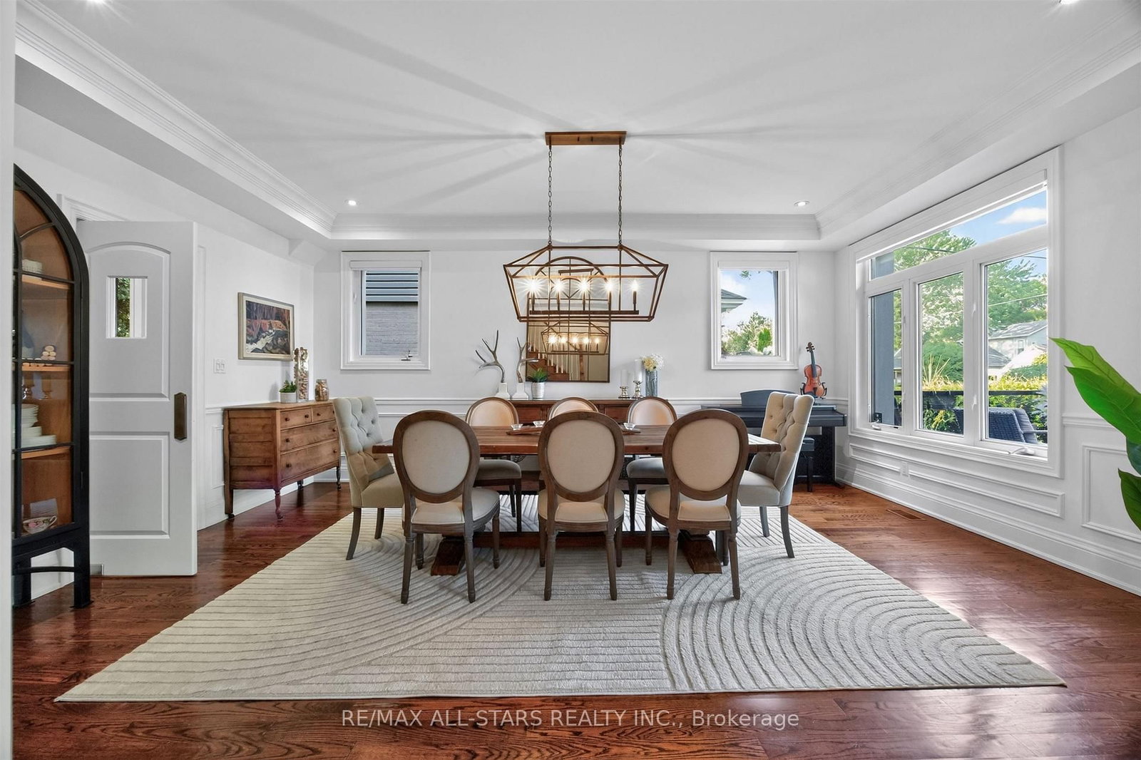 30 St Quentin Avenue • Toronto, ON photo 13