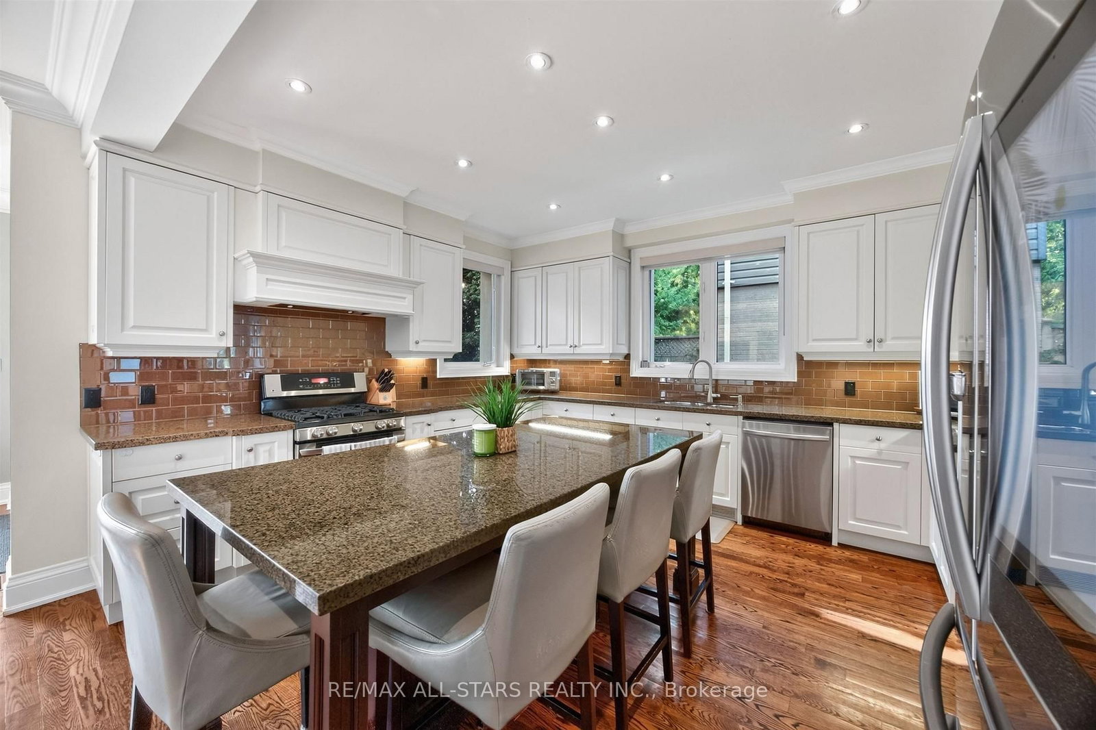 30 St Quentin Avenue • Toronto, ON photo 16