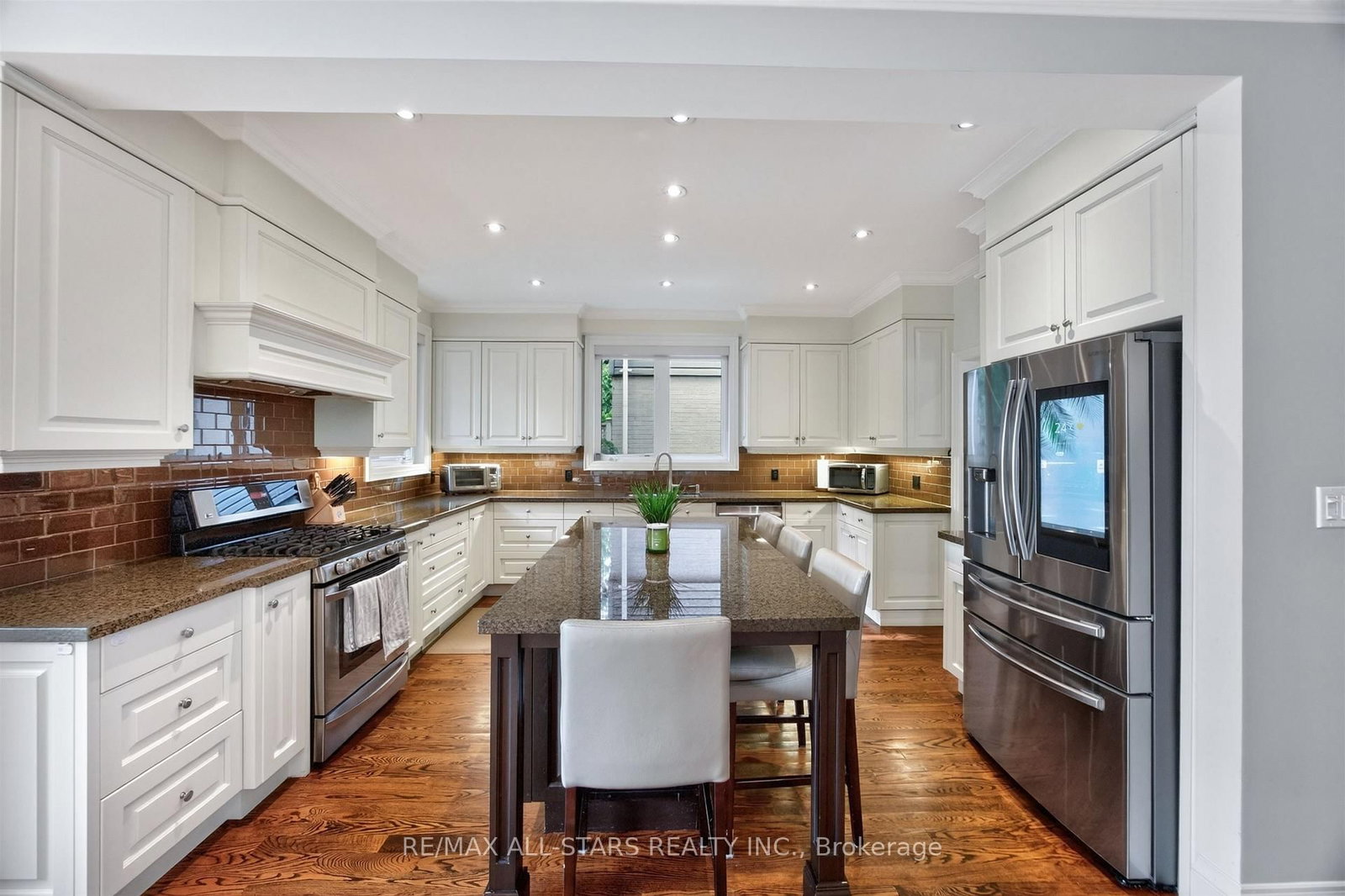 30 St Quentin Avenue • Toronto, ON photo 17