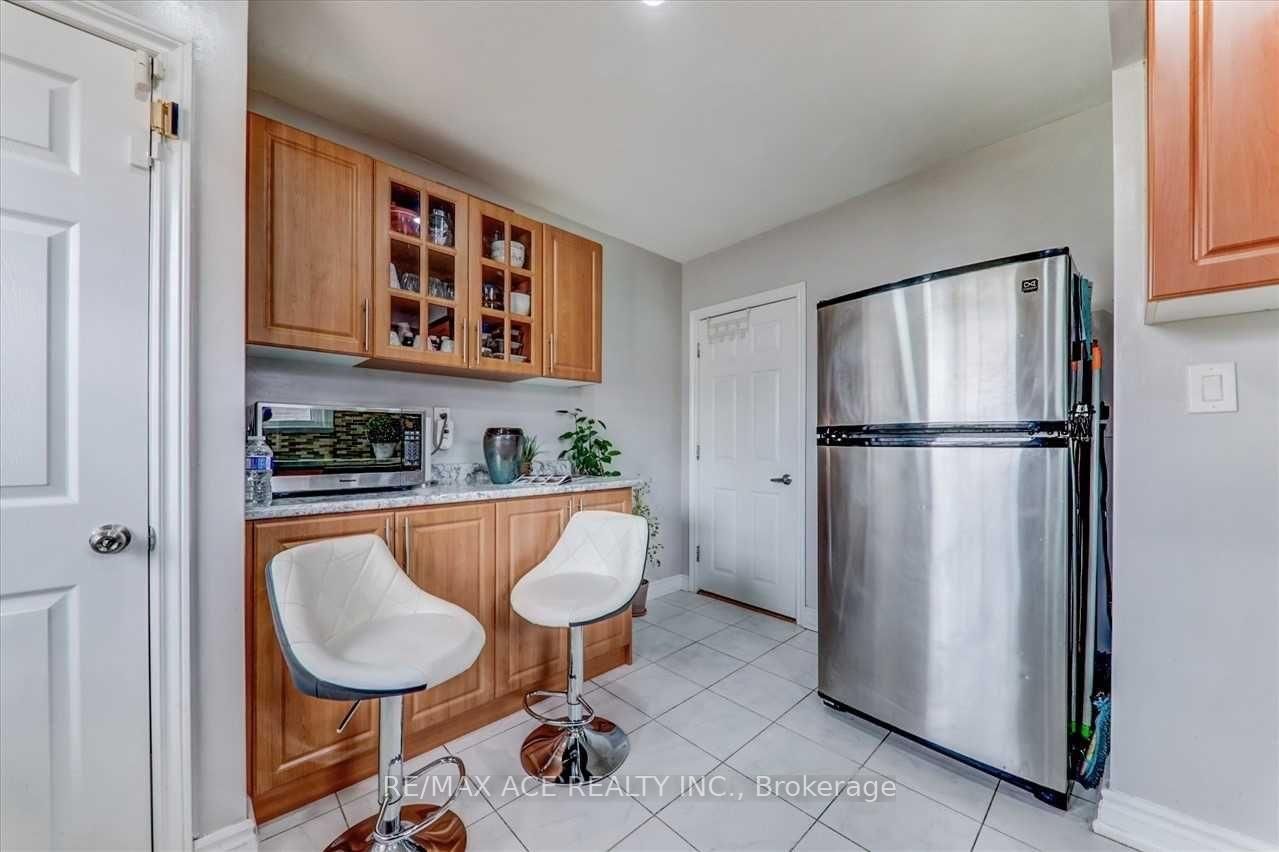 Main - 137 Janray Drive, Toronto 4