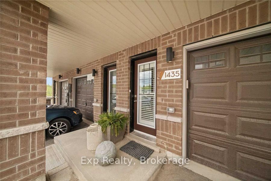 1435 Green Road • Clarington, ON photo 2