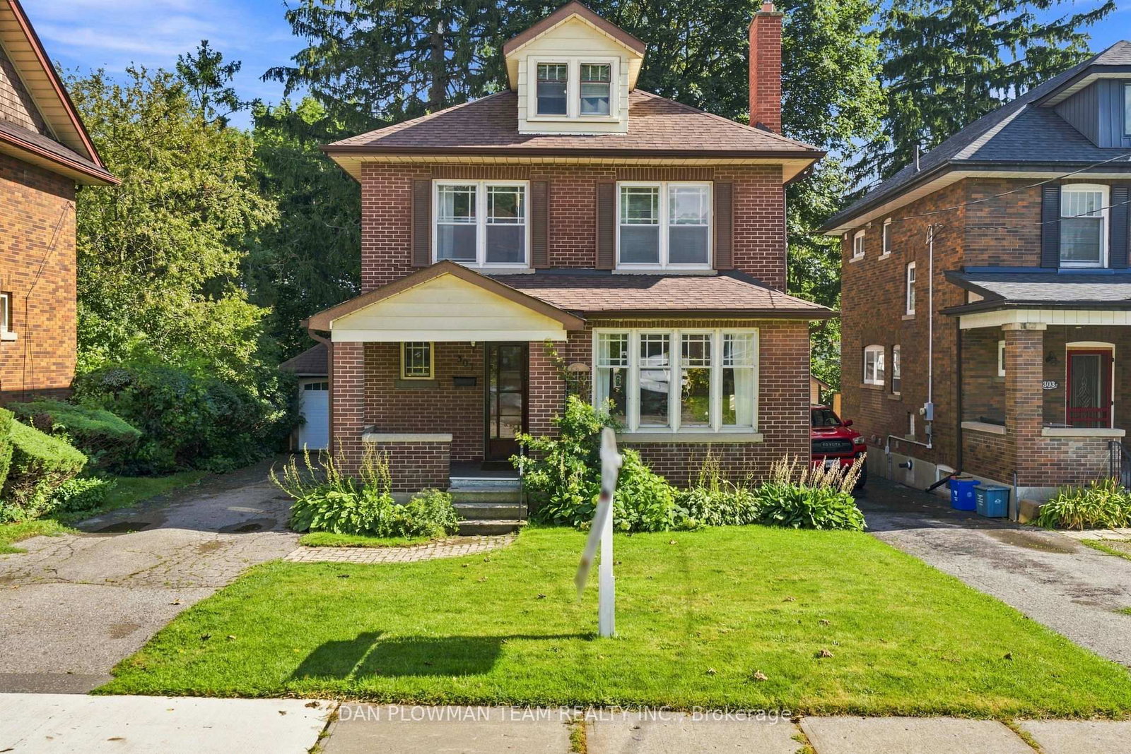 307 William Street E • Oshawa, ON photo 1