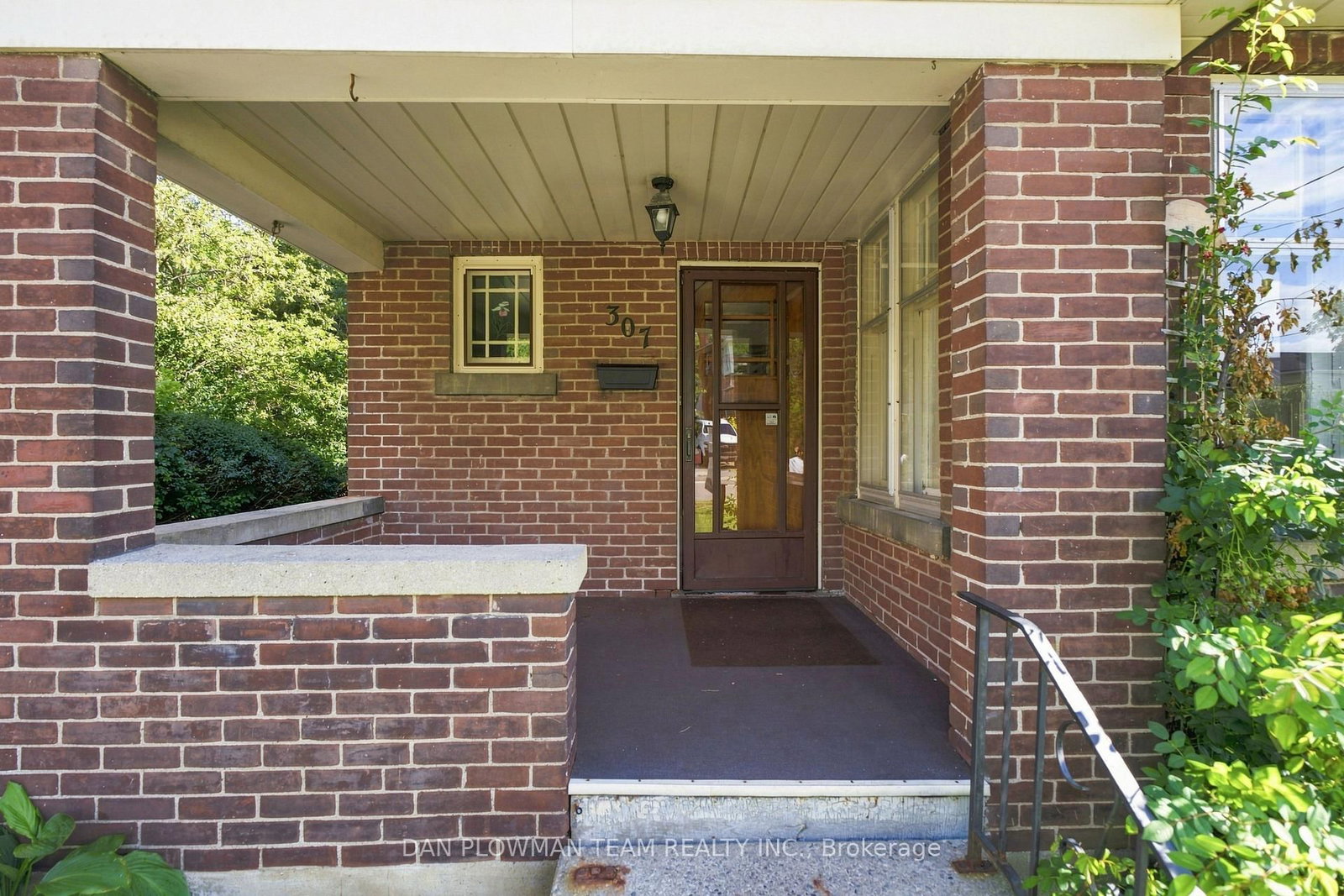 307 William Street E • Oshawa, ON photo 2