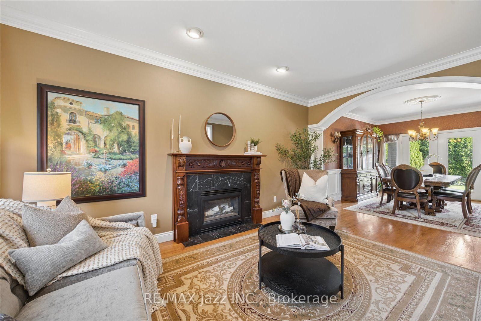 140 Taylorwood Court • Oshawa, ON photo 6