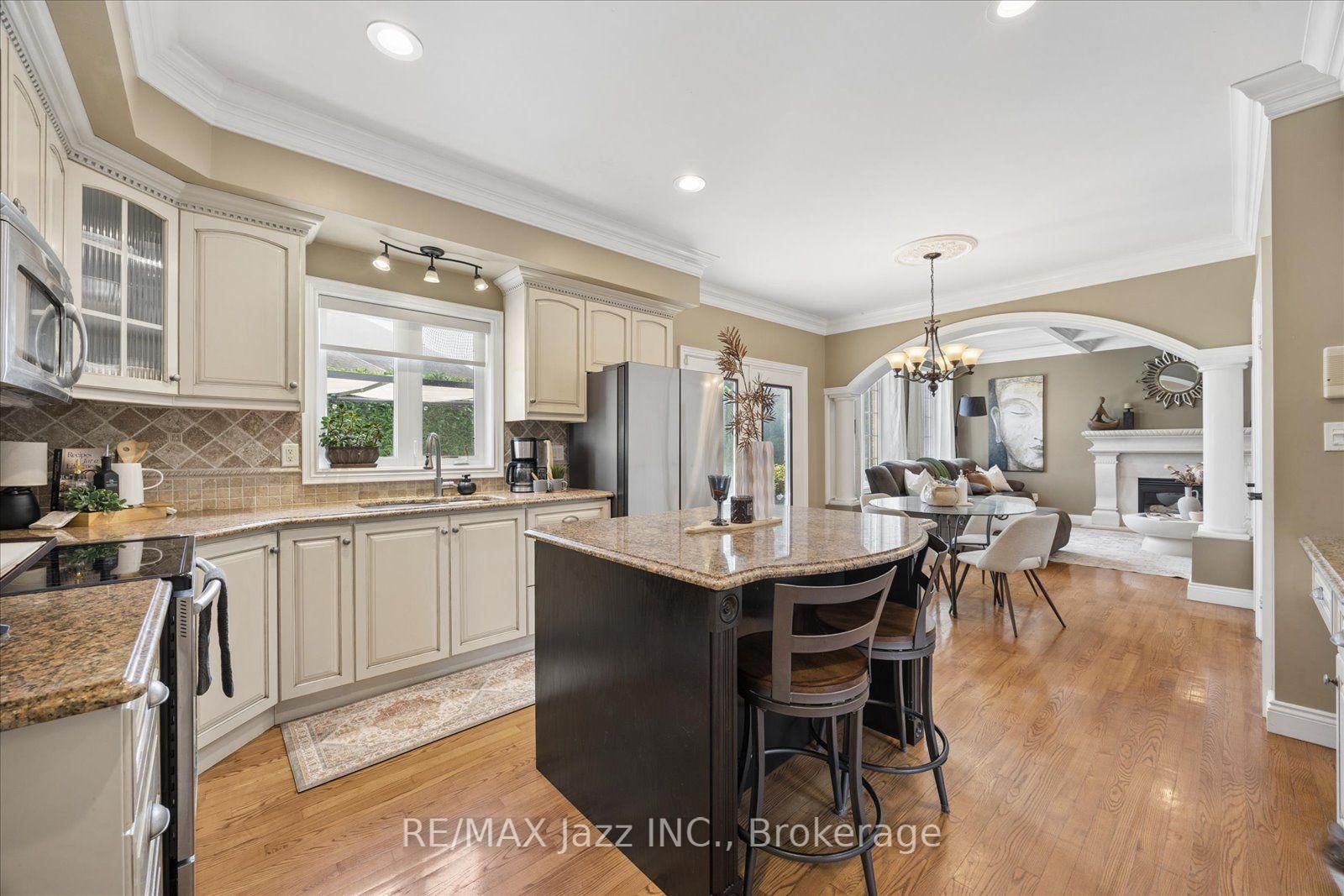 140 Taylorwood Court • Oshawa, ON photo 9