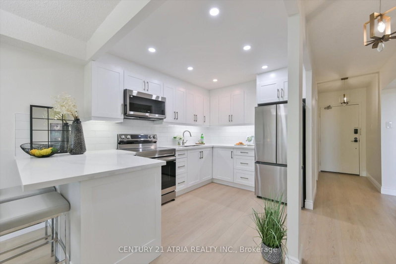 207 - 4101 Sheppard Avenue E