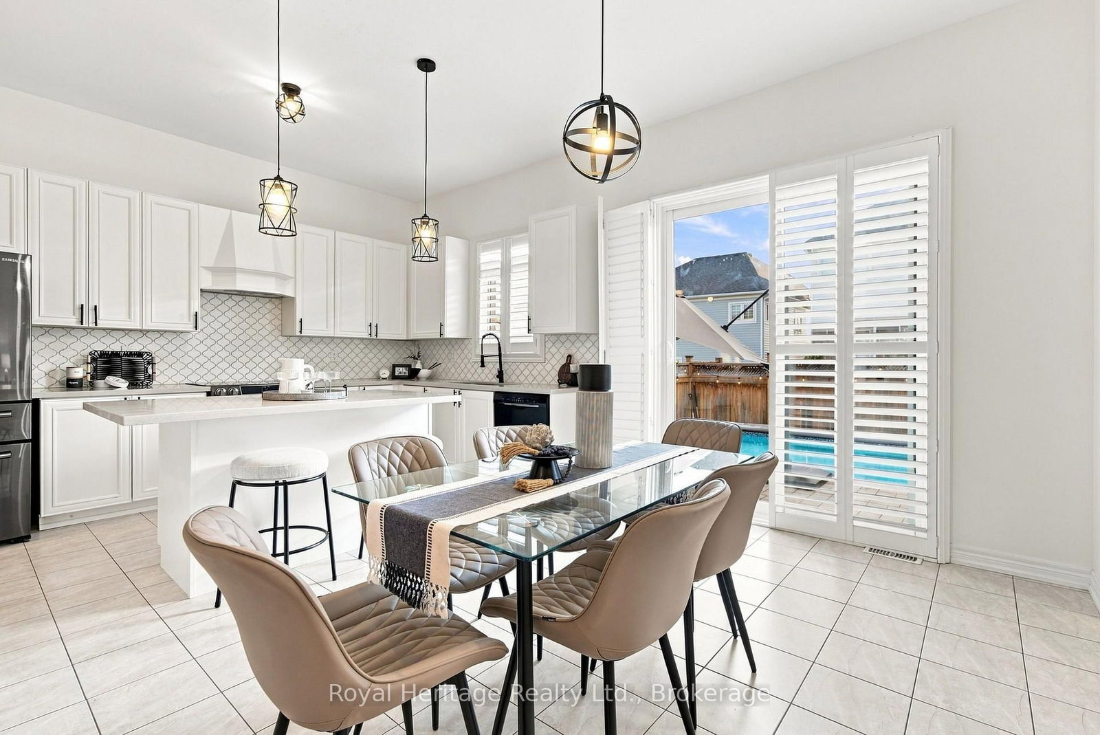 1684 WILLIAM LOTT Drive • Oshawa, ON photo 14