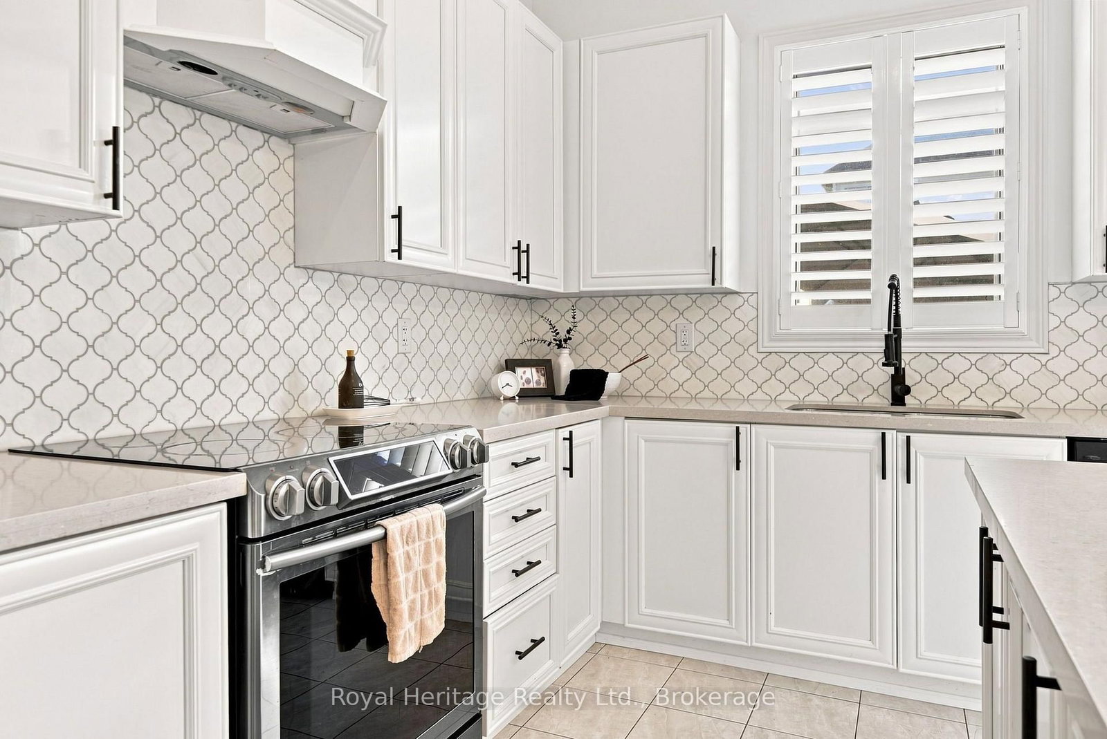 1684 WILLIAM LOTT Drive • Oshawa, ON photo 17