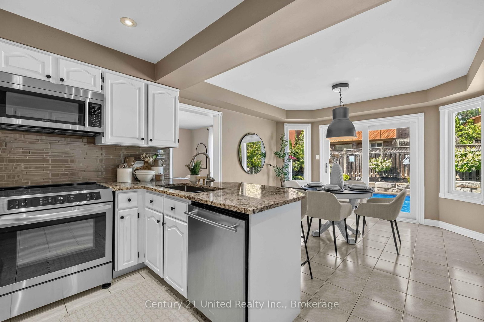 59 Waverly Street • Oshawa, ON photo 11