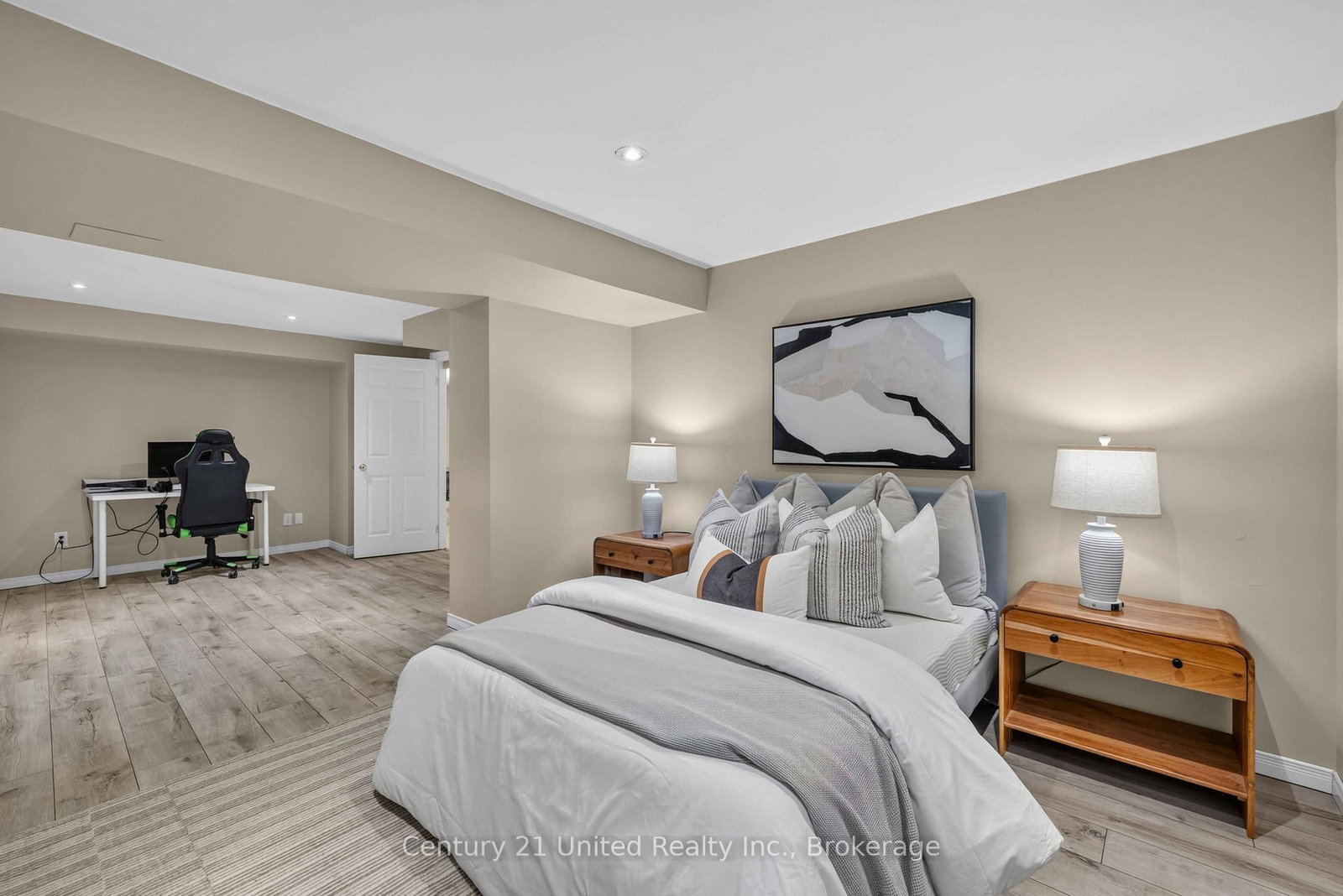 59 Waverly Street • Oshawa, ON photo 32