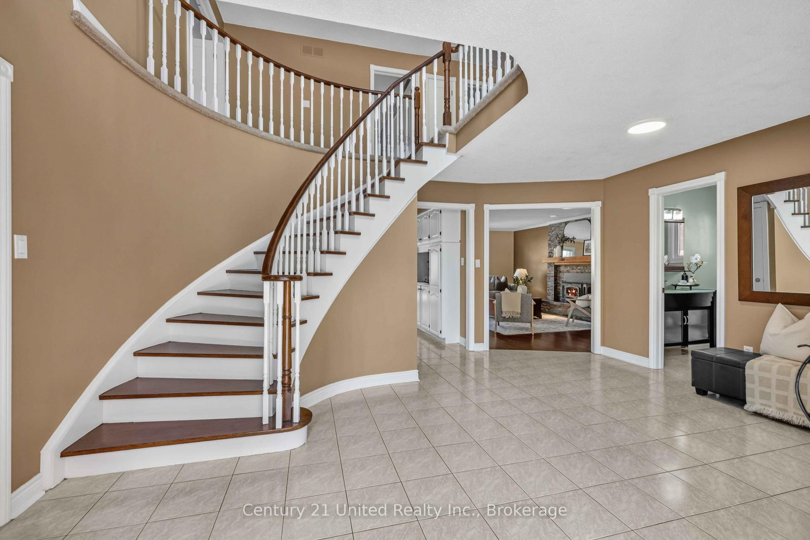 59 Waverly Street • Oshawa, ON photo 4