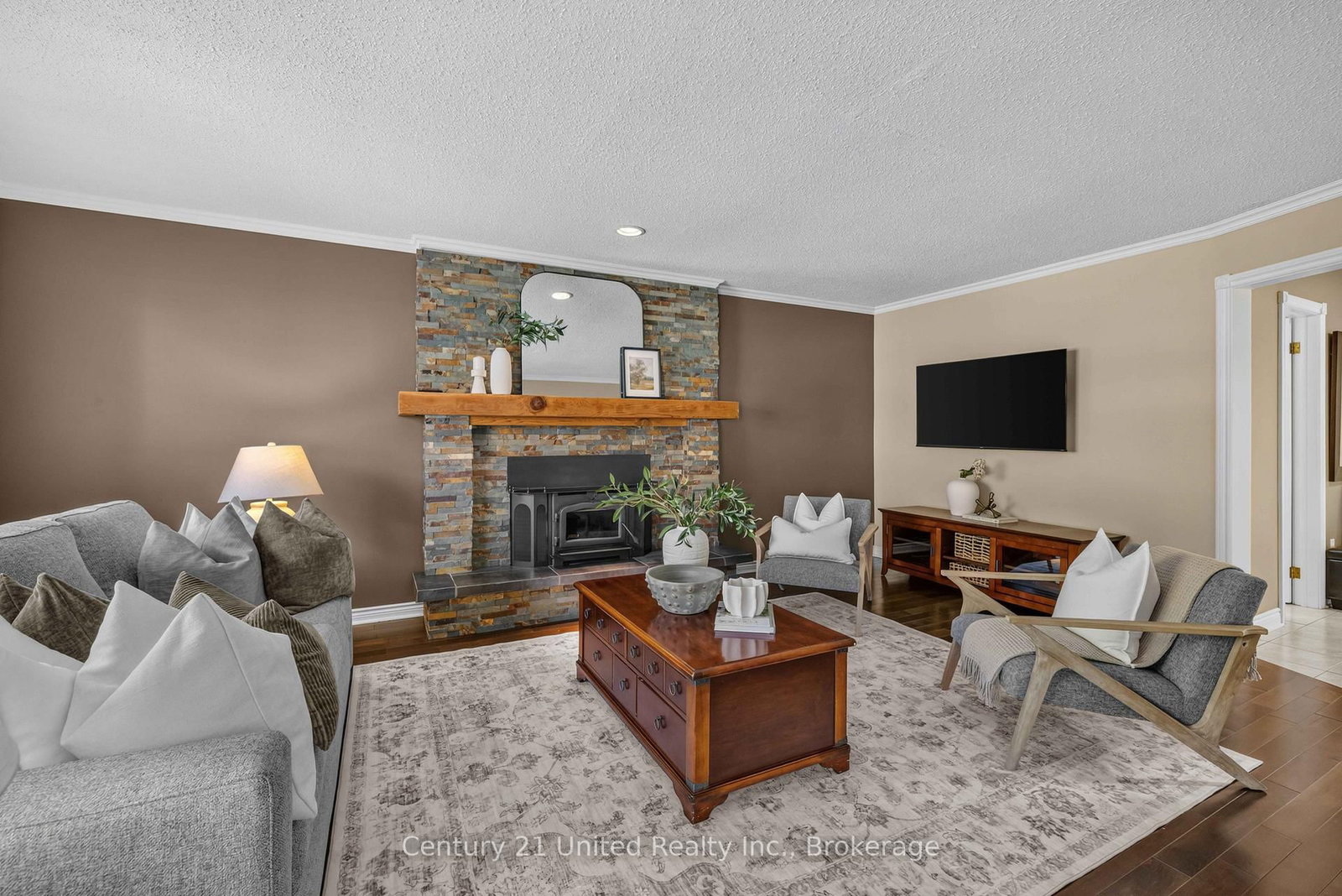 59 Waverly Street • Oshawa, ON photo 6