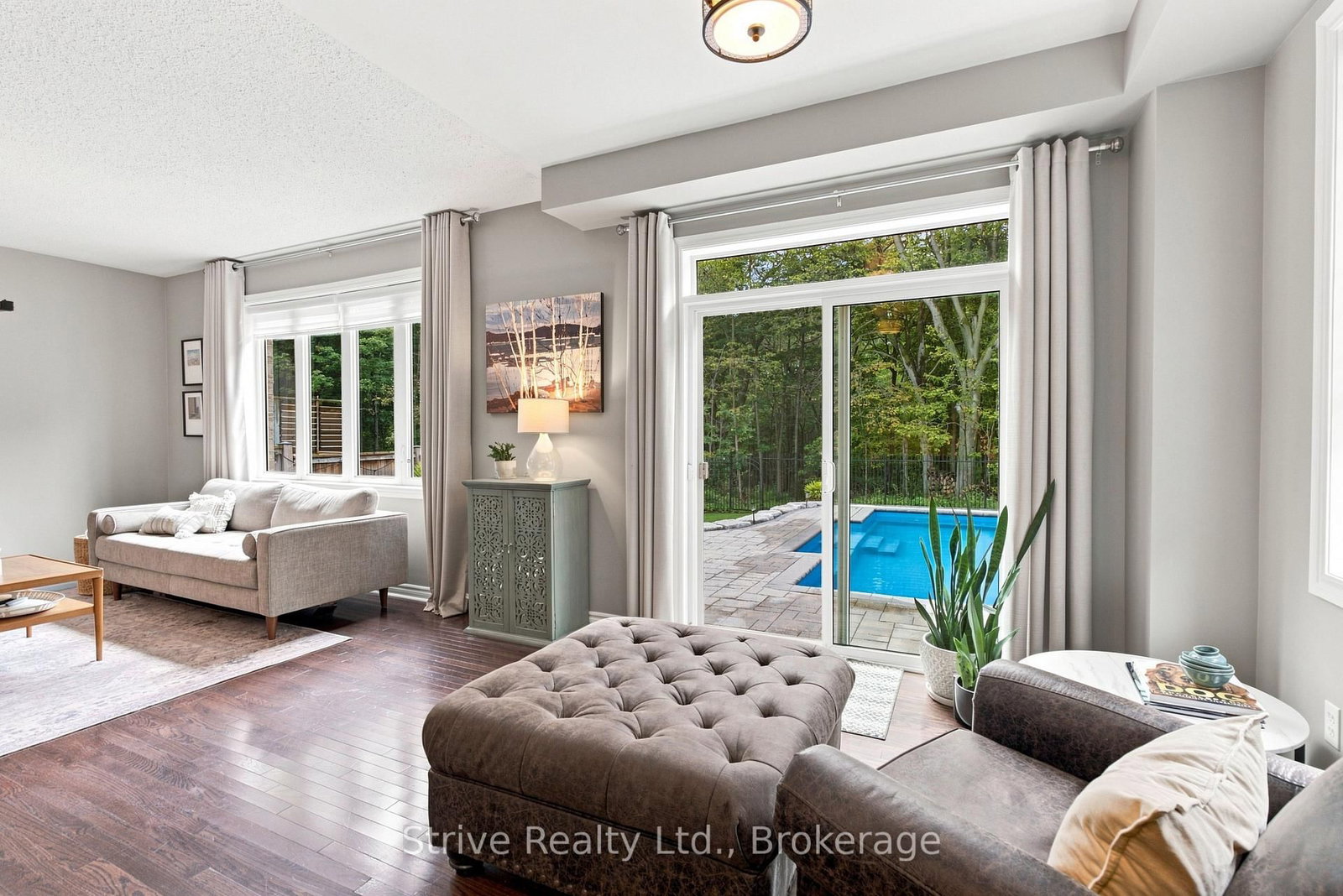 28 Woolacott Lane • Clarington, ON photo 11