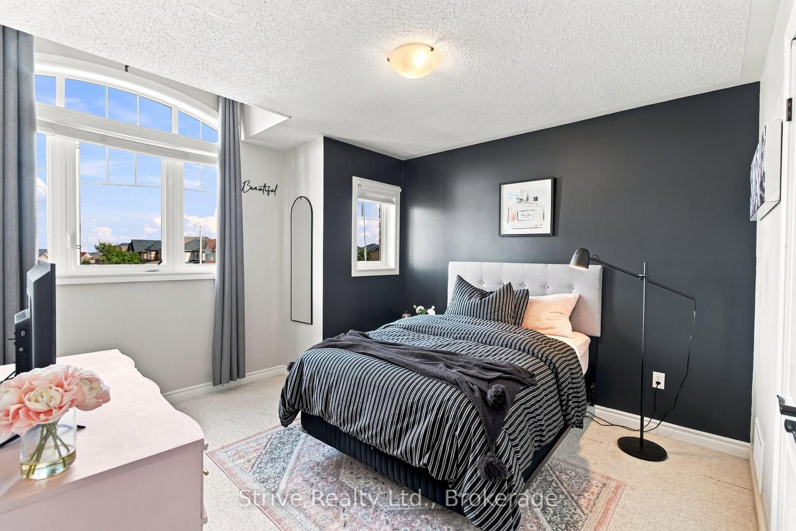 28 Woolacott Lane • Clarington, ON photo 18