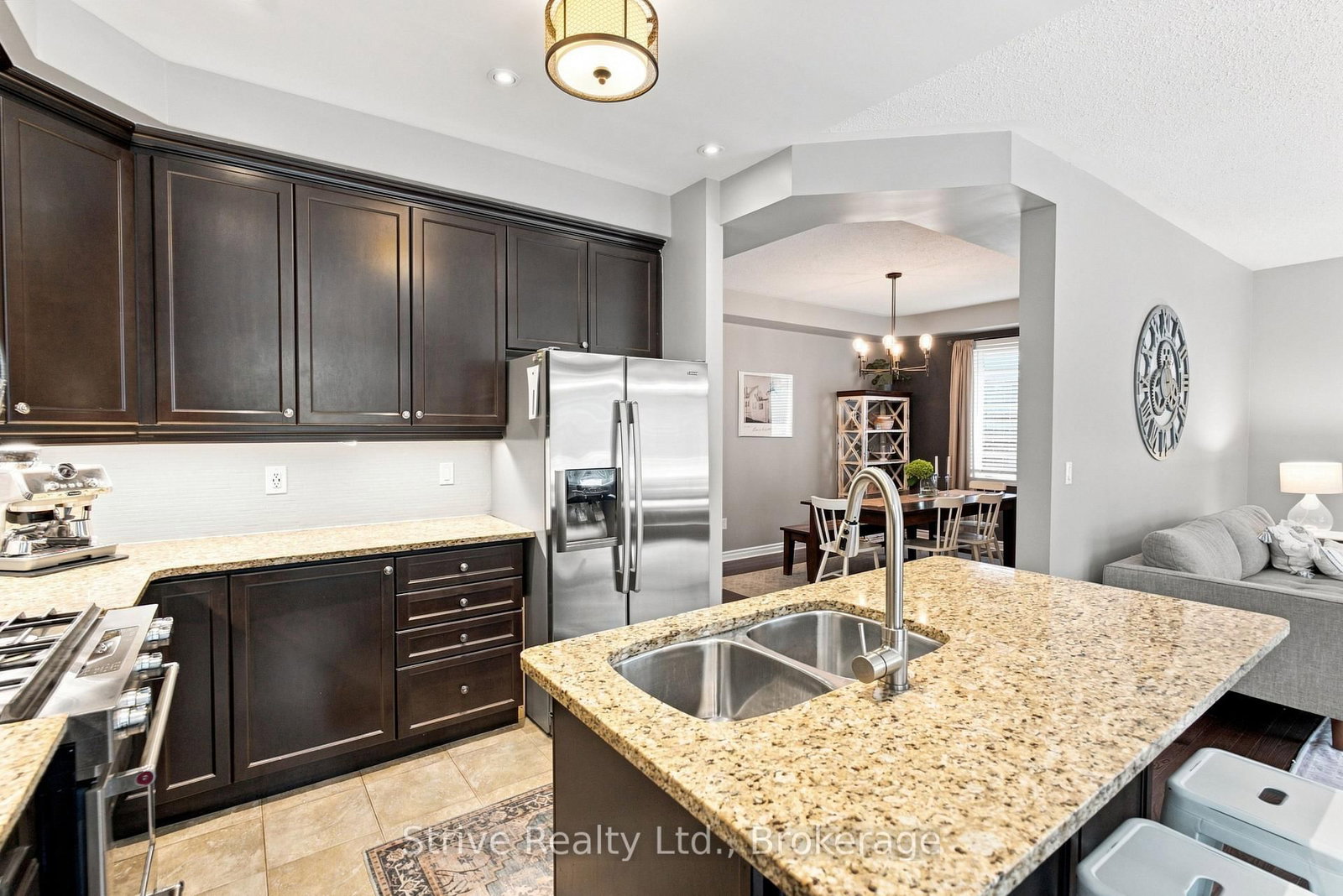 28 Woolacott Lane • Clarington, ON photo 9