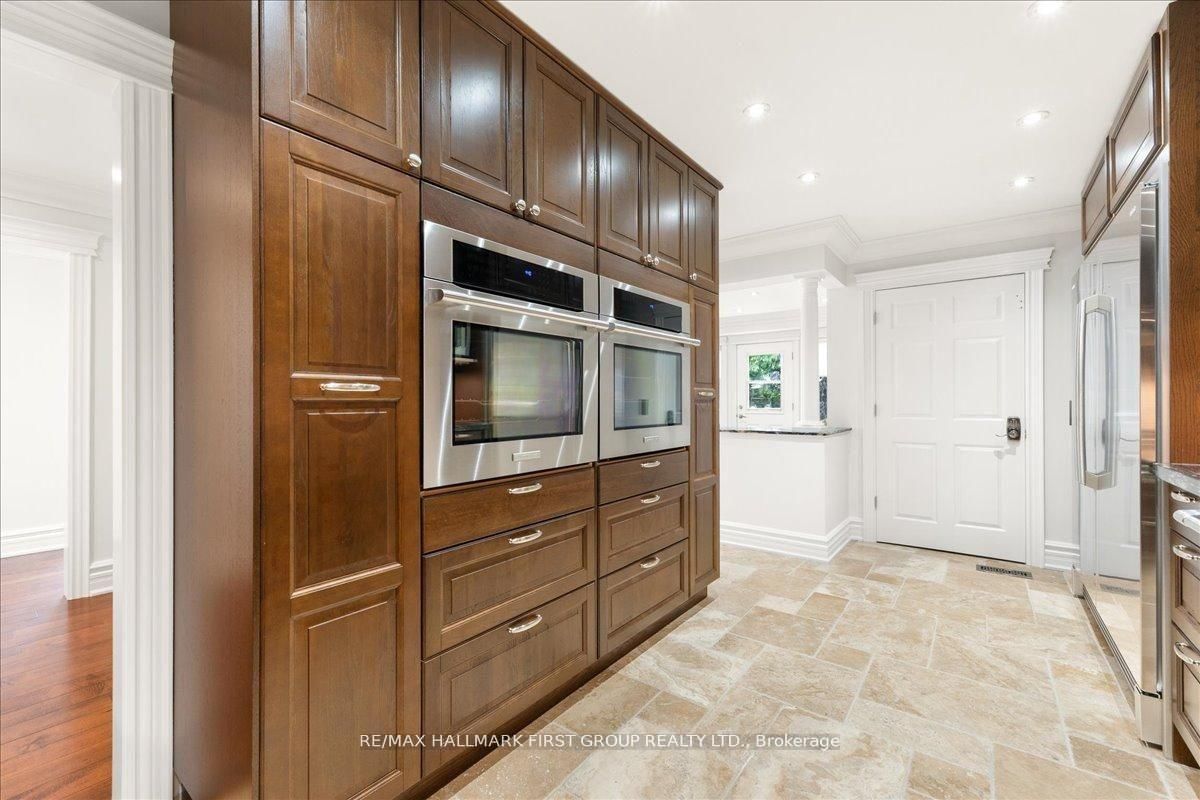 986 Mountcastle Crescent • Pickering, ON photo 13