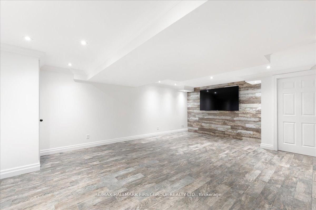986 Mountcastle Crescent • Pickering, ON photo 37