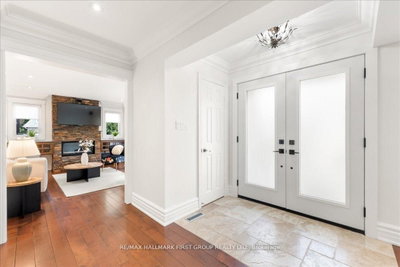 986 Mountcastle Crescent • Pickering, ON photo 4