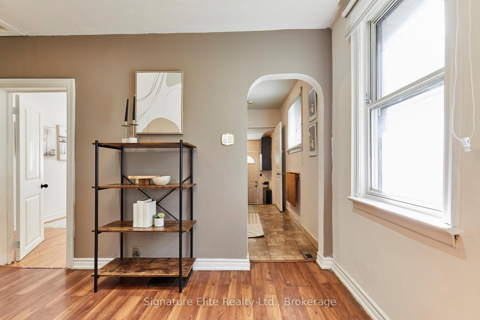 19 Kenworthy Avenue • Toronto, ON photo 11