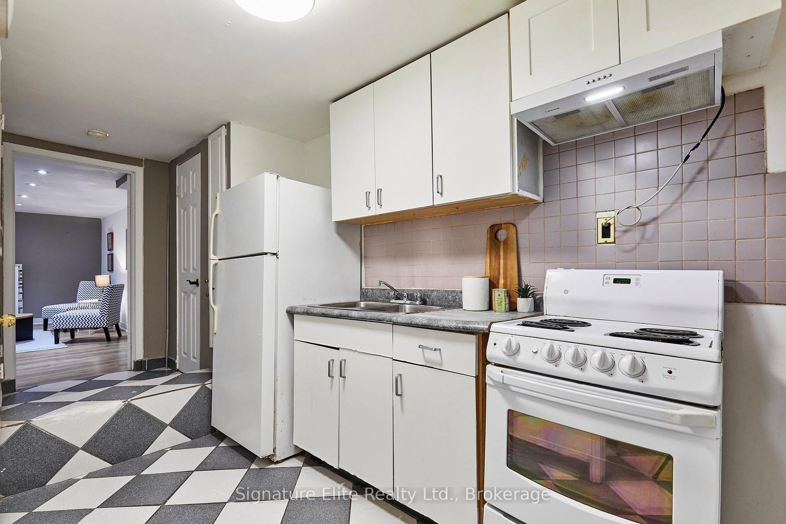 19 Kenworthy Avenue • Toronto, ON photo 20