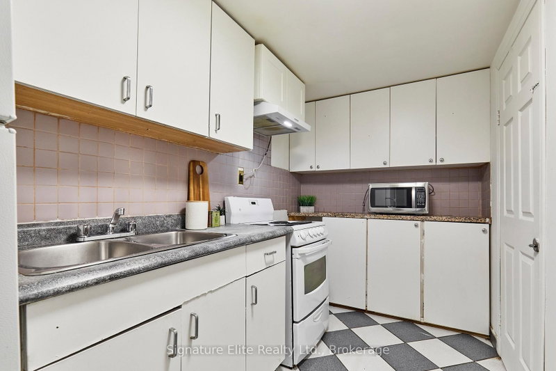 19 Kenworthy Toronto,ON M1L 3B1 — Photo 21