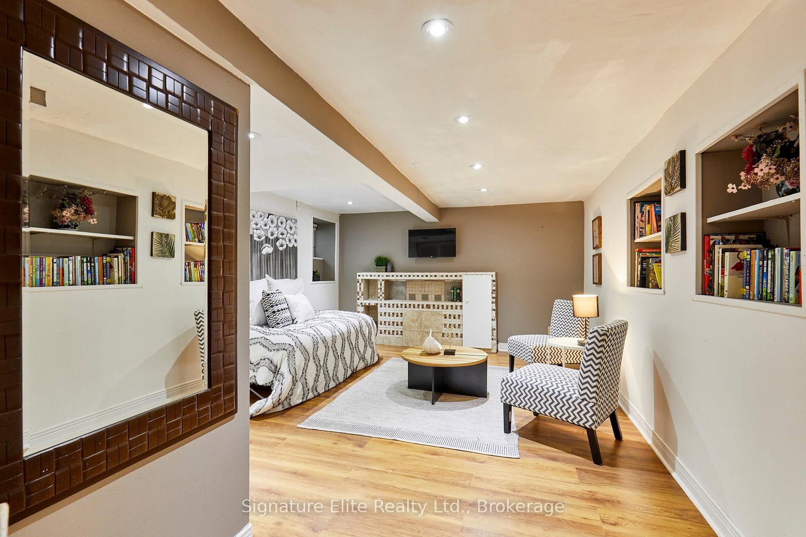 19 Kenworthy Avenue • Toronto, ON photo 23