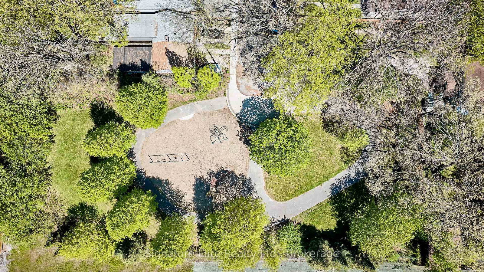 19 Kenworthy Avenue • Toronto, ON photo 36