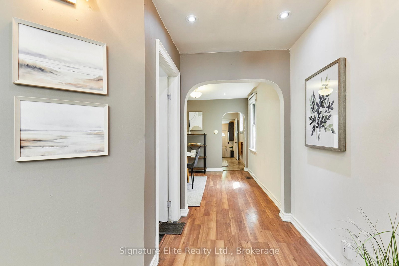 19 Kenworthy Avenue • Toronto, ON photo 6