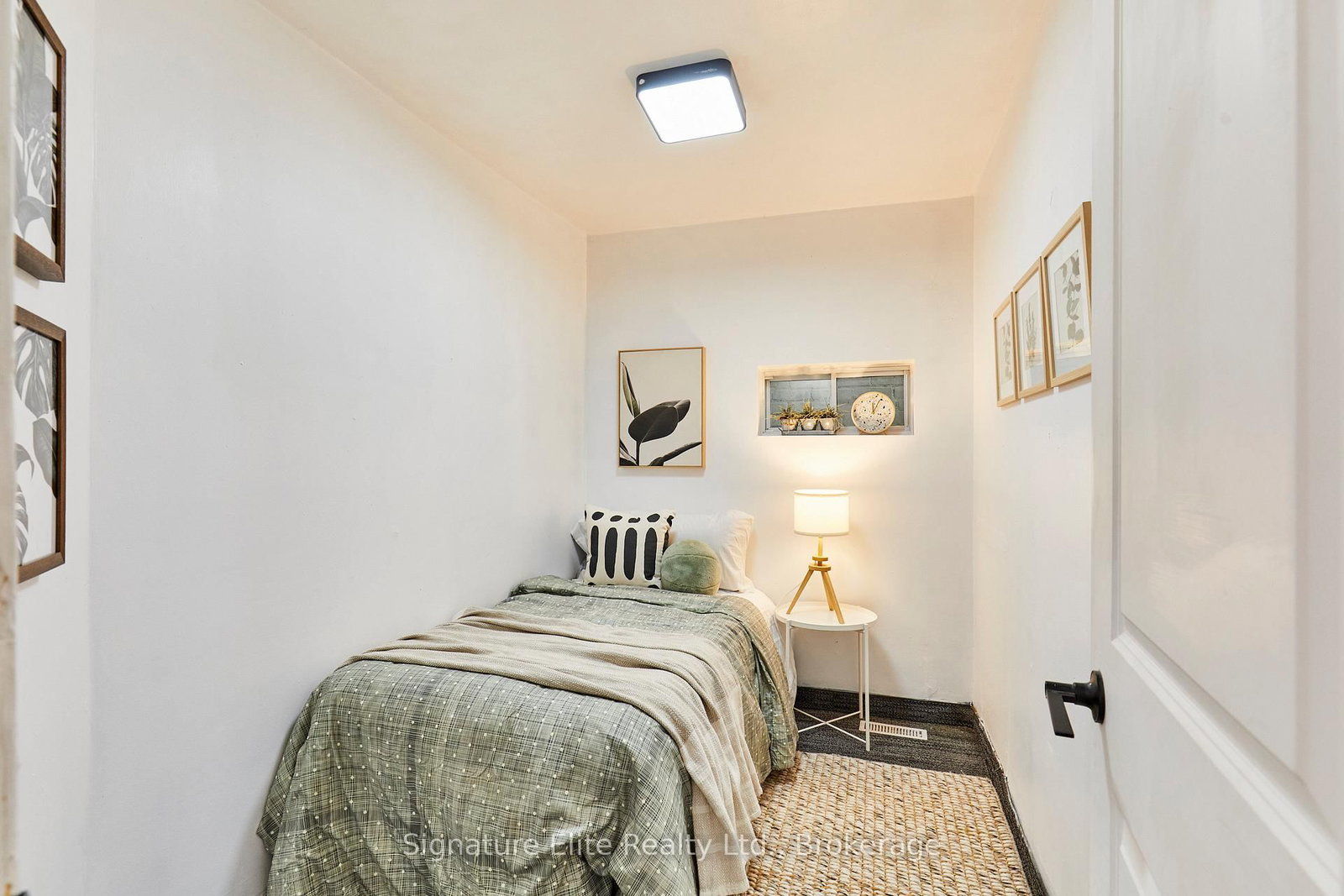 19 Kenworthy Avenue • Toronto, ON photo 8
