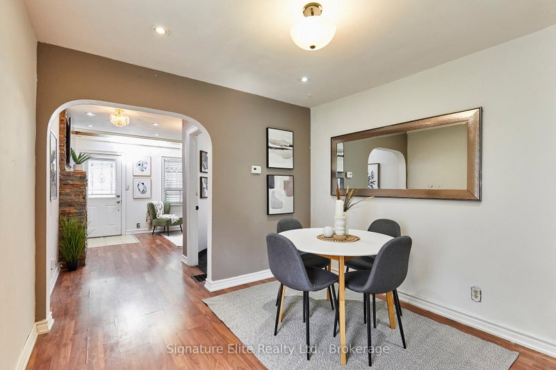 19 Kenworthy Toronto,ON M1L 3B1 — Photo 9