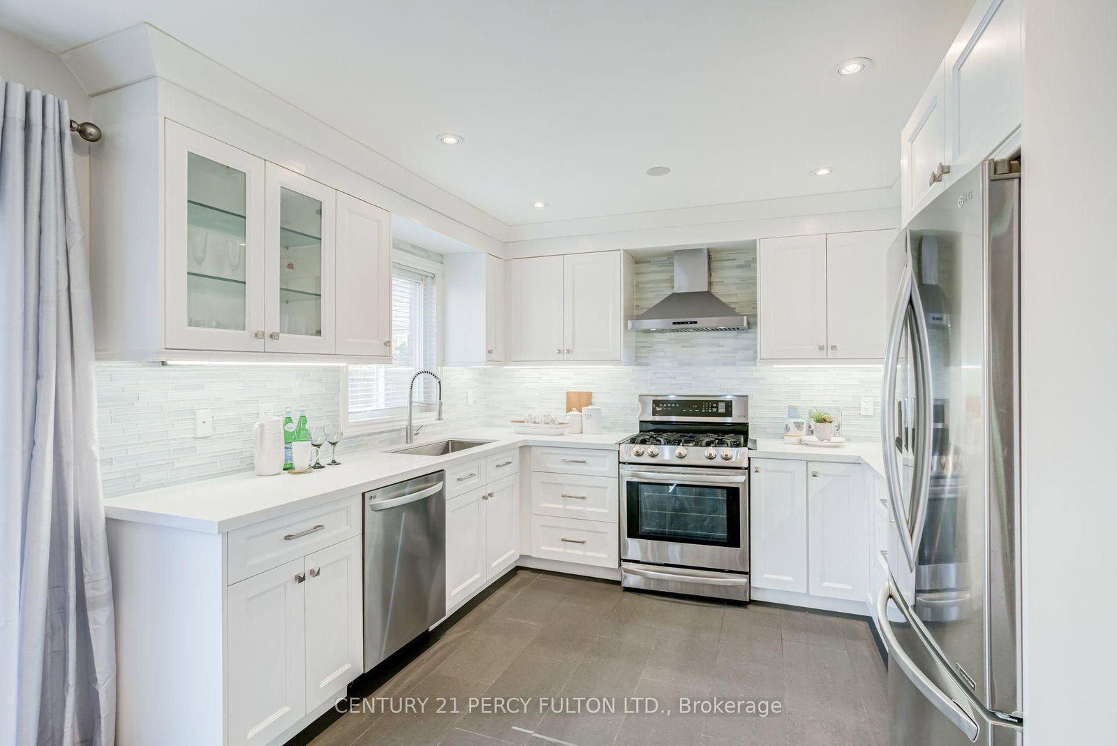 9 Urwin Street • Ajax, ON photo 16