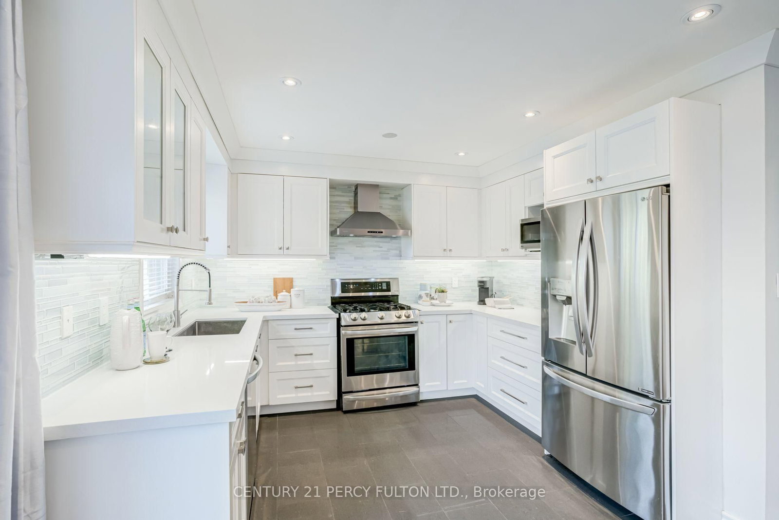 9 Urwin Street • Ajax, ON photo 17