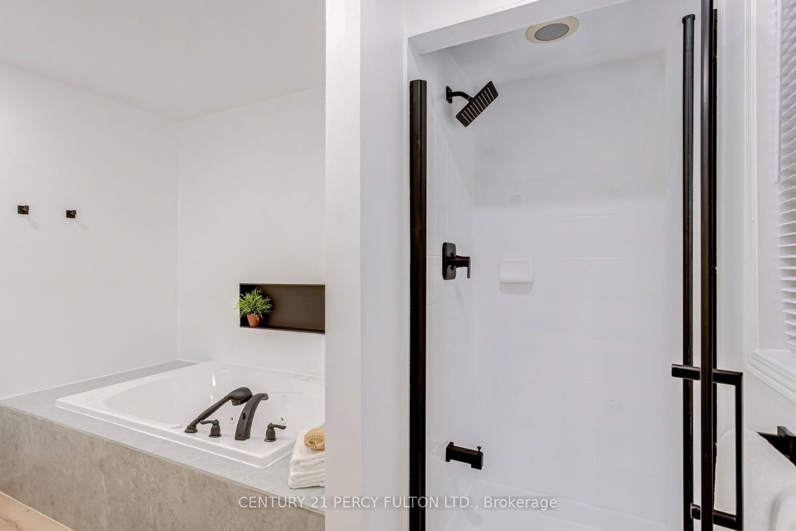 9 Urwin Street • Ajax, ON photo 34