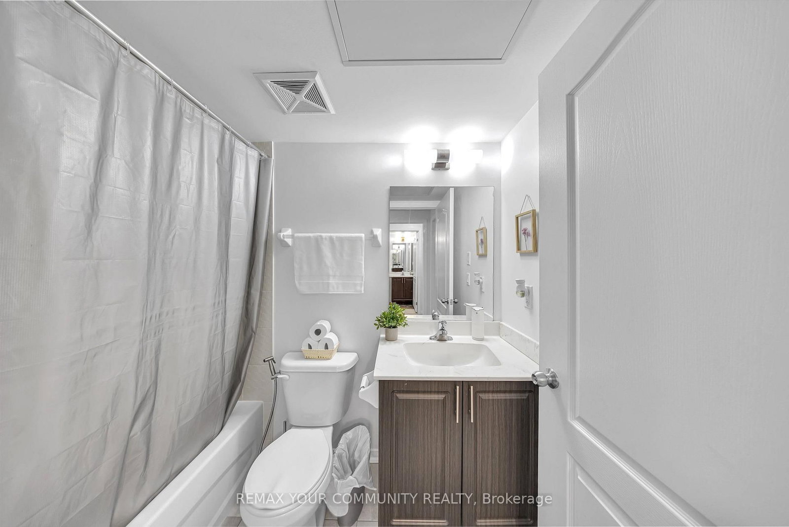 500 Kingbird Grove • #120 • Toronto, ON photo 31