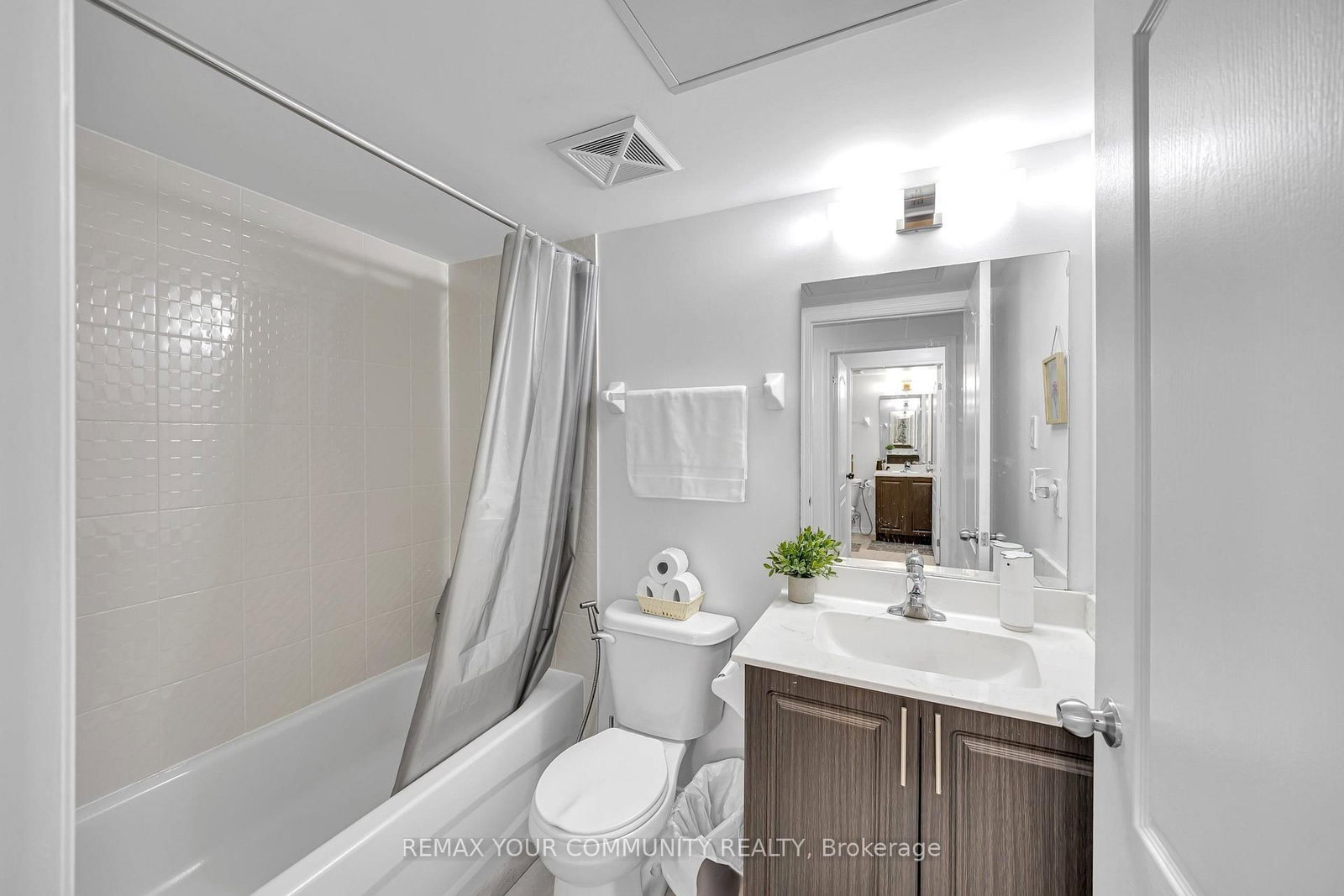 500 Kingbird Grove • #120 • Toronto, ON photo 35