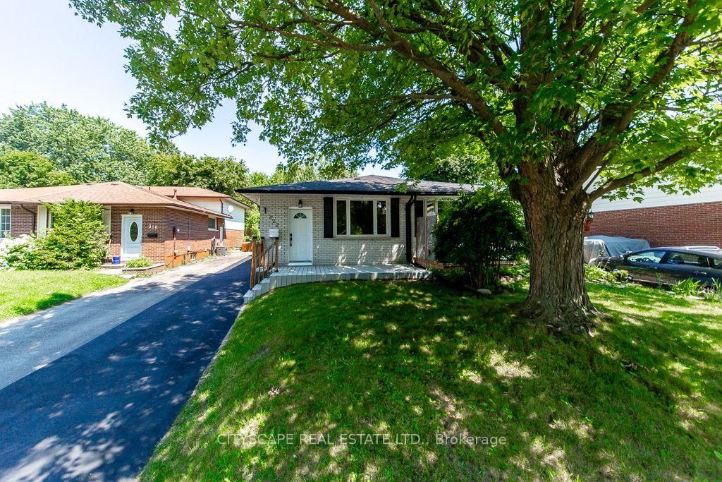 322 Fernwood Avenue • Oshawa, ON photo 2