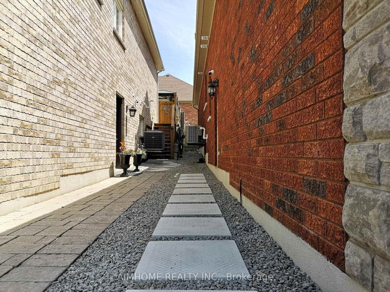 LegBsmt - 27 Maple Edge Lane