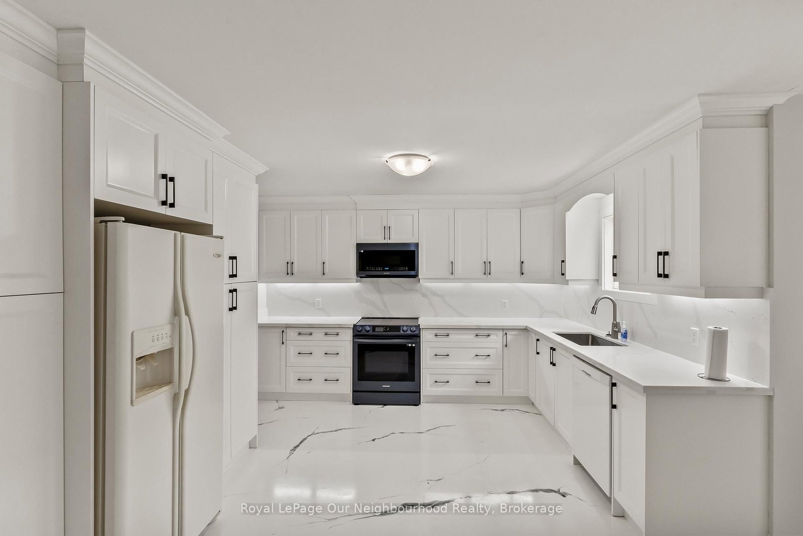 56 Glenabbey Drive • Clarington, ON photo 4