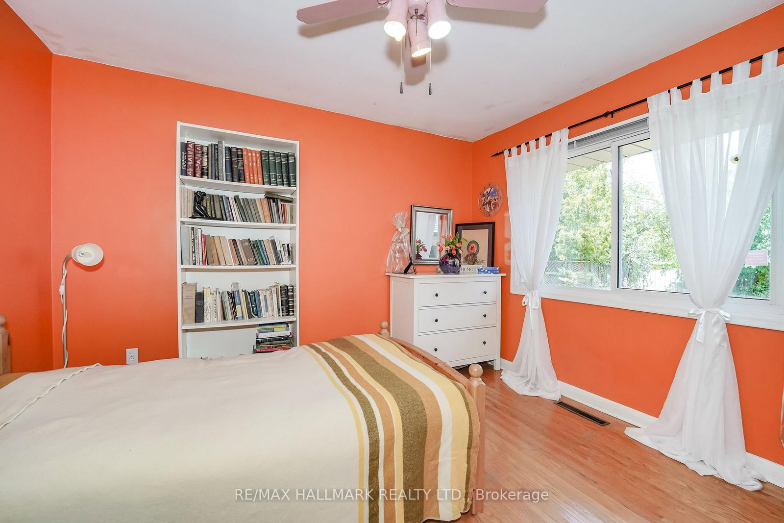 54 Charlemont Crescent • Toronto, ON photo 22
