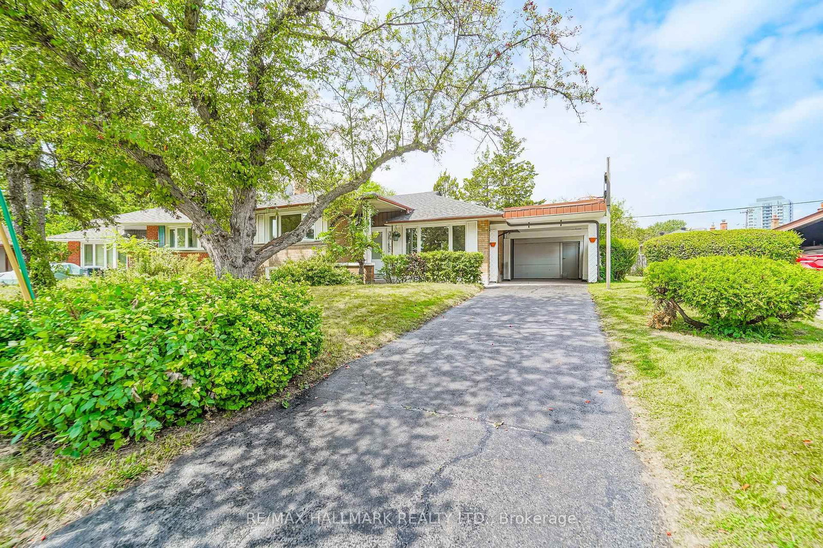 54 Charlemont Crescent • Toronto, ON photo 37