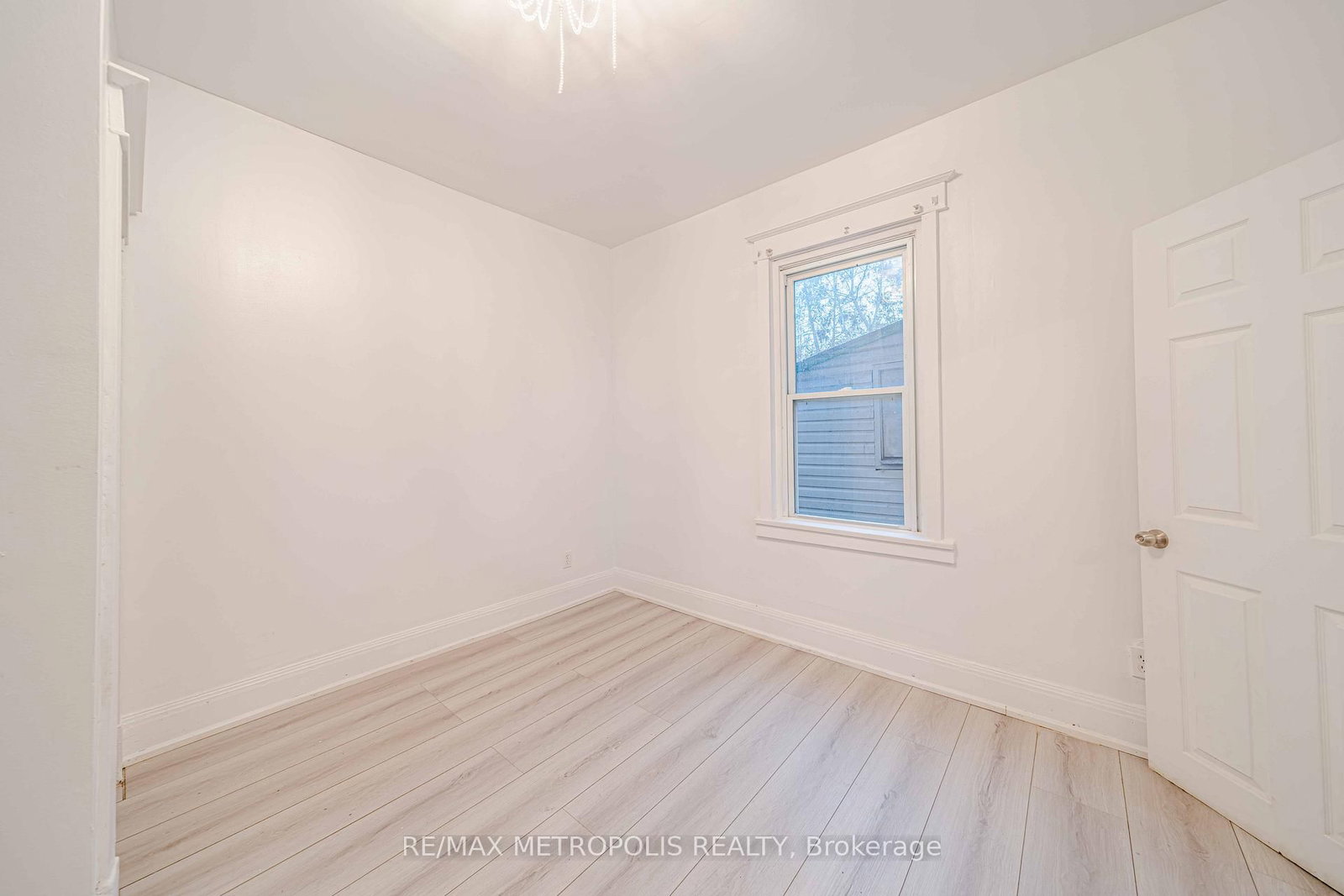 240 Division Street • Oshawa, ON photo 10