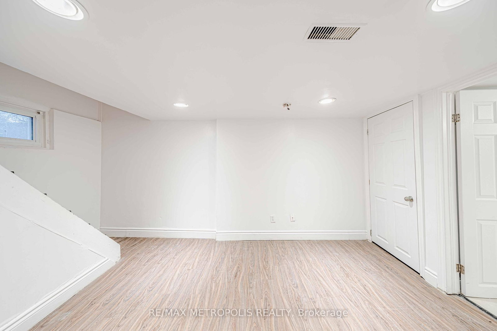 240 Division Street • Oshawa, ON photo 18