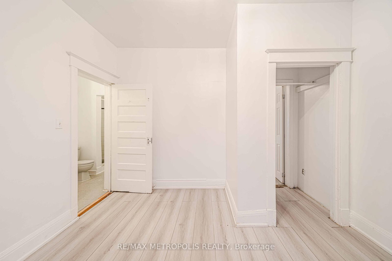 240 Division Street • Oshawa, ON photo 9