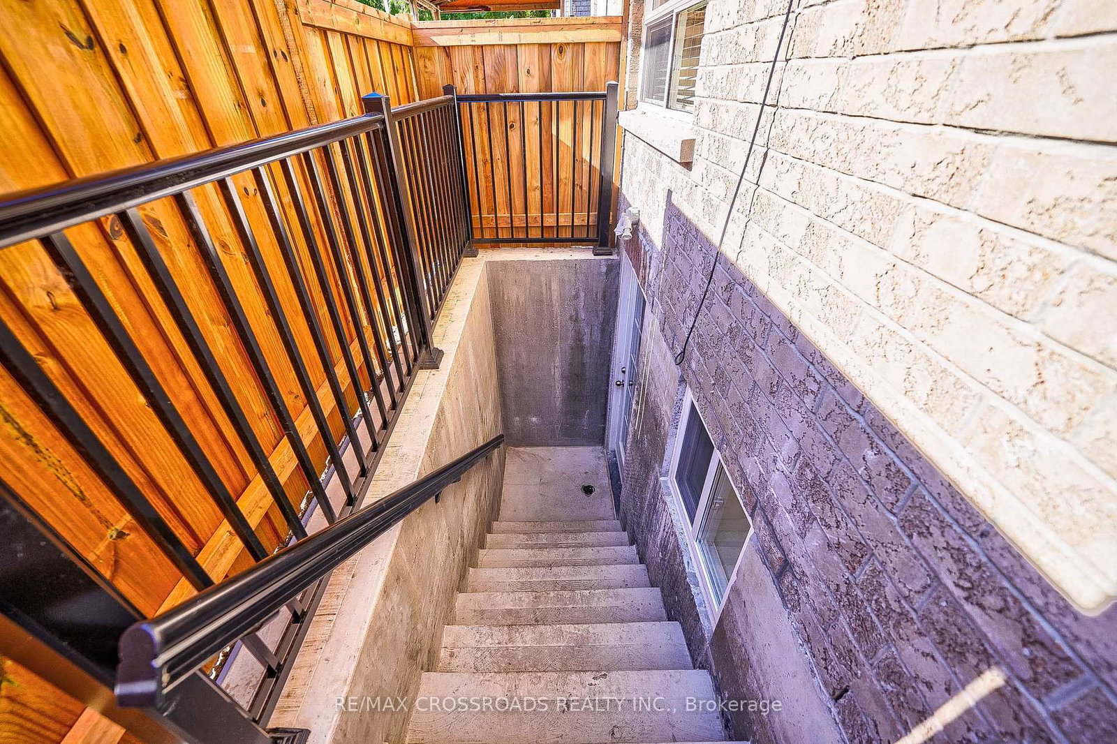 Lower - 67 Medland Avenue, Whitby 5