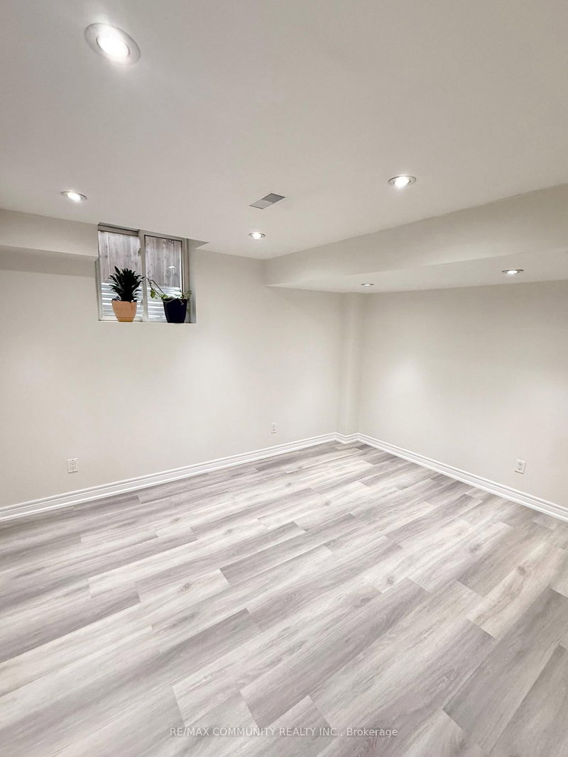 Basement - 3 Loonstone Street