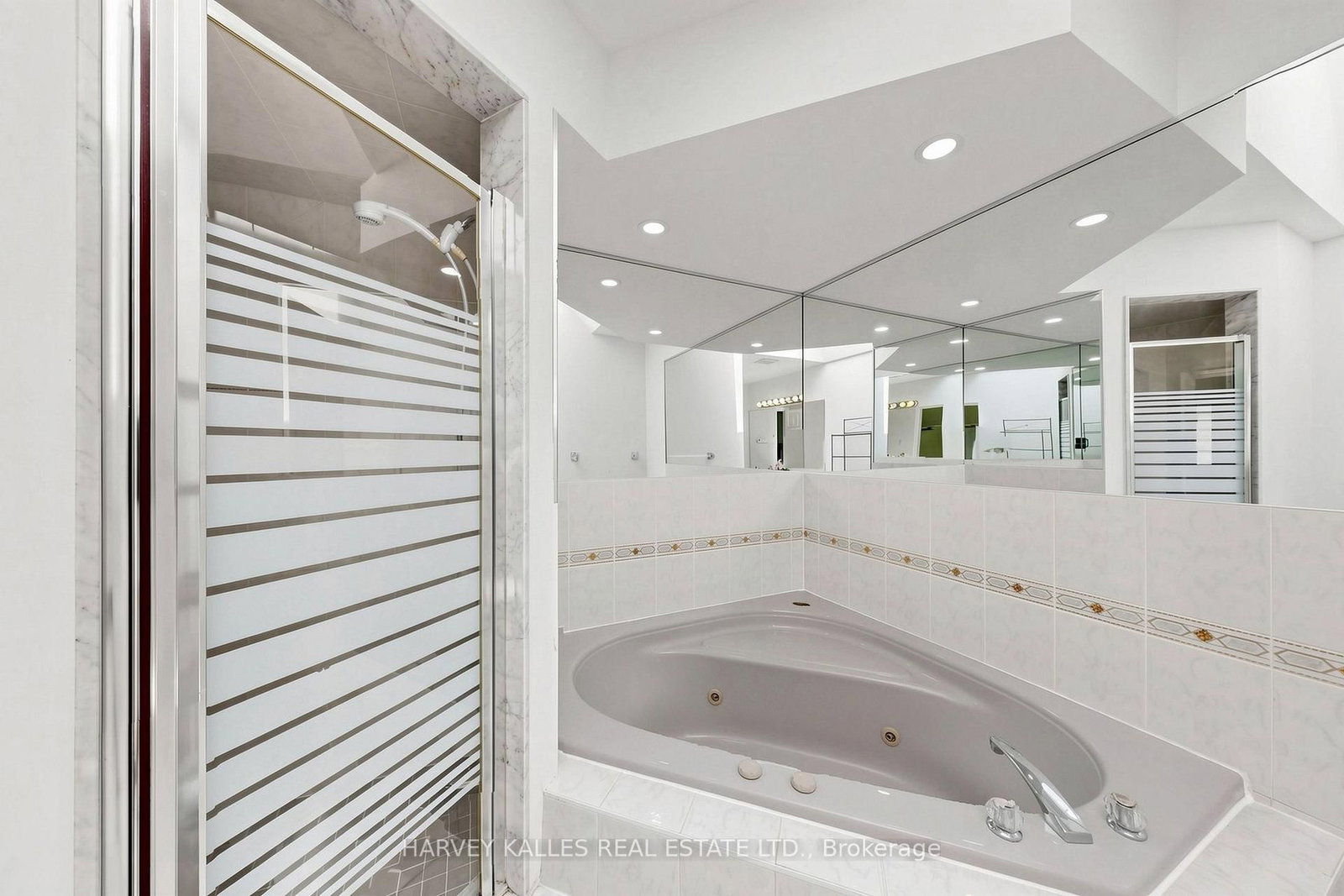 15 Woodville Avenue • Toronto, ON photo 21